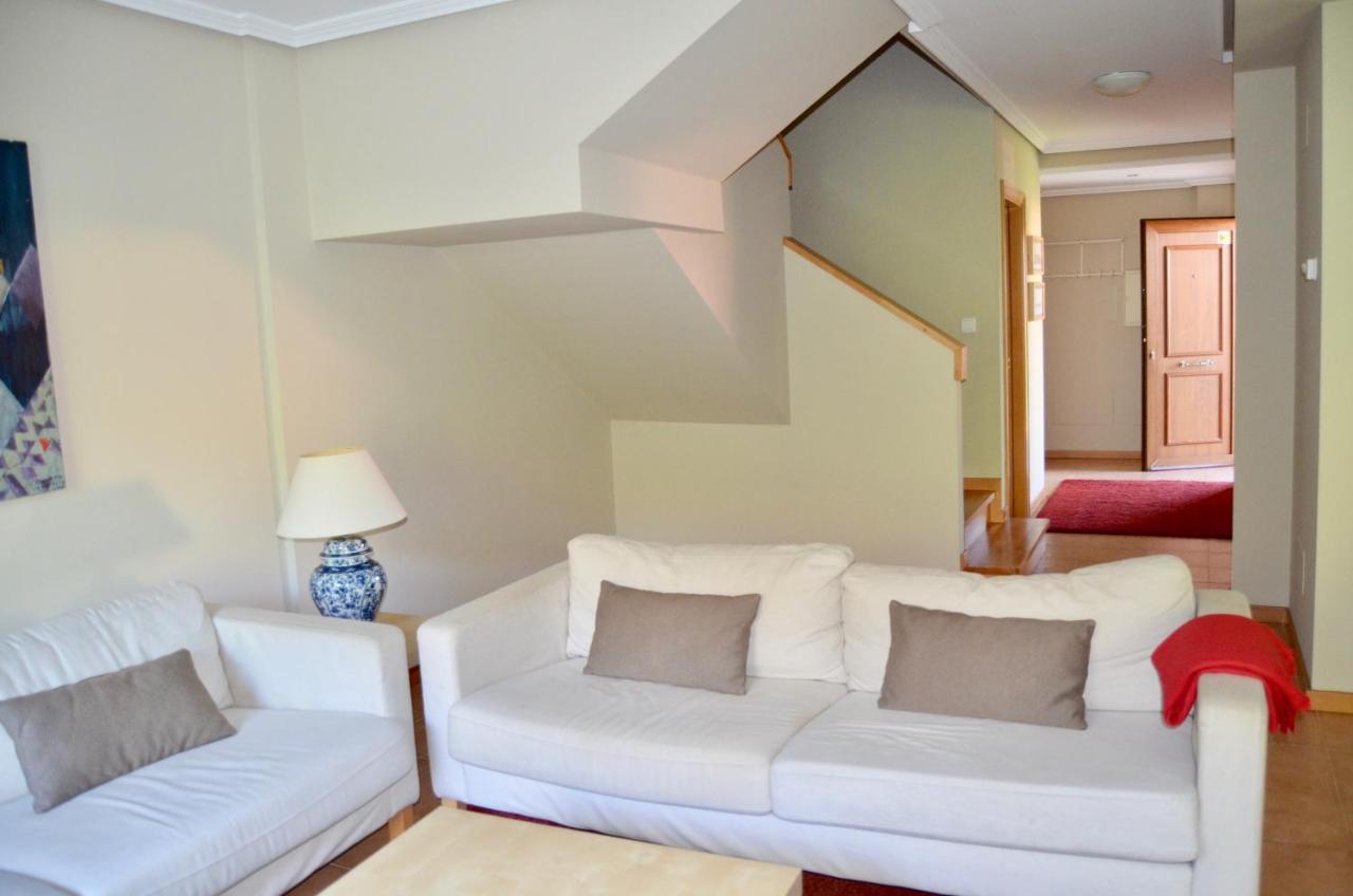 Precioso Adosado En Urbanizacion Con Campo De Golf Villa Mino Exterior photo
